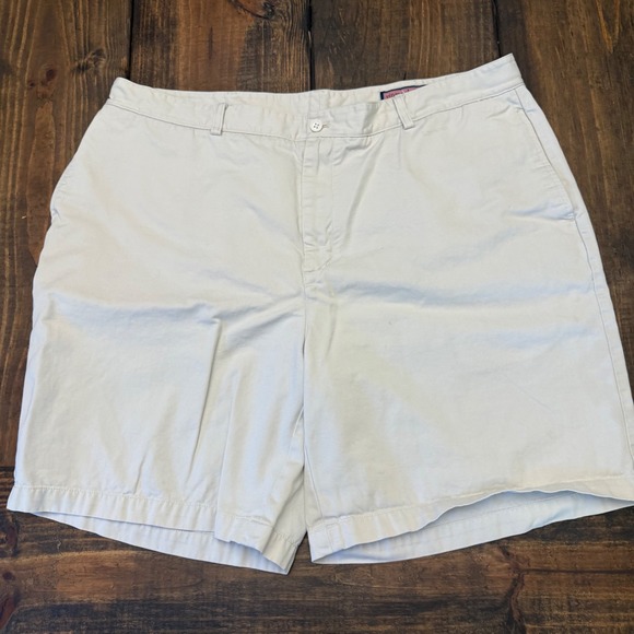 Vineyard‎ Vines Mens Size 42 Khaki Shorts Classic Fit, Casual, 8" inseam - Picture 1 of 4